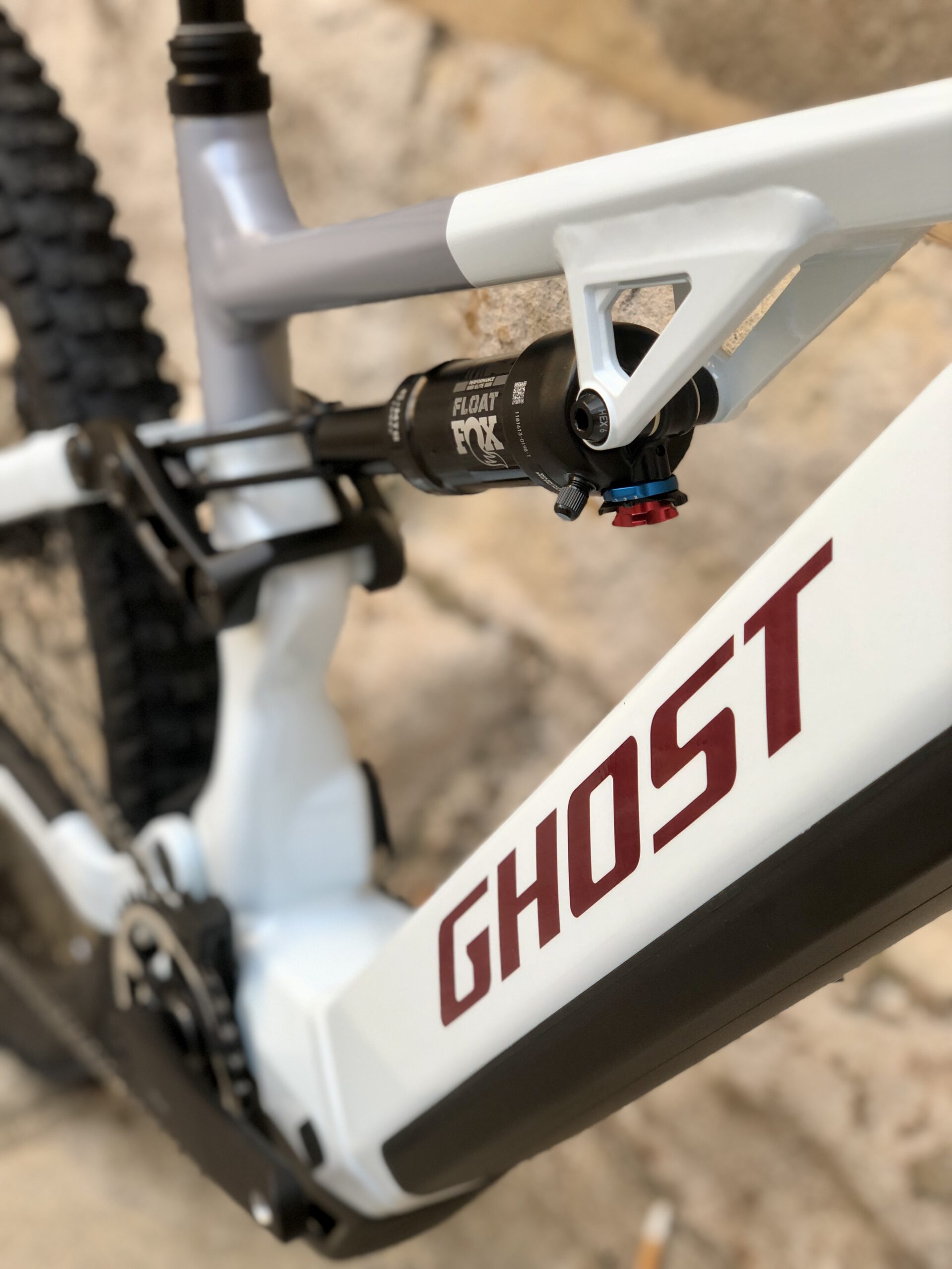 Bici-eléctrica-GHOST_E_ASX-ADVANCED